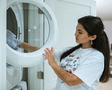 Bubble Zone laundromat Wash & Fold service